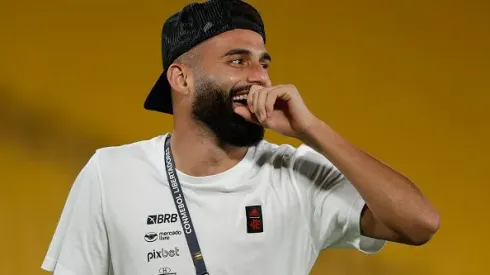 Thiago Maia antes de partida entre Flamengo e Barcelona de Guayaquil, pela final da Libertadores 2022. Foto: Buda Mendes
