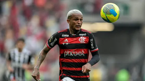 Wesley jogador do Flamengo durante partida. Foto: Thiago Ribeiro/AGIF