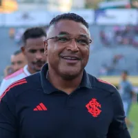 Roger Machado toma decisão drástica antes de Grêmio x Internacional e mudança chega até Quinteros