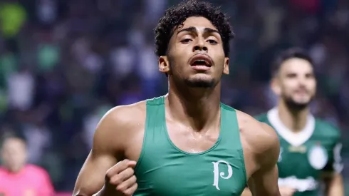 Luighi jogador do Palmeiras comemora seu gol durante partida contra o Botafogo-SP no estadio Arena Allianz Parque pelo campeonato Paulista 2025.