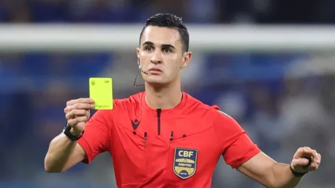 Matheus Delgado Candançan em partida do Brasileirão 2024.