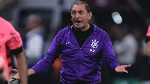 Ramón Díaz está pressionado no Corinthians – Ramón Díaz está por um fio no Corinthians – Foto: Ettore Chiereguini/AGIF.