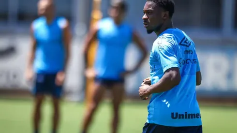 Amuzu em treino do Grêmio. Foto: Lucas Uebel/Grêmio