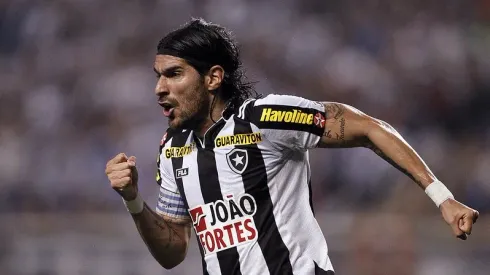 Loco Abreu foi um dos destaques do Botafogo em 2010. Foto: Fernando Soutello/AGIF