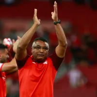 Torcida do Internacional exalta escolhas de Roger Machado no GreNal: “Tem que respeitar, o Professor!”