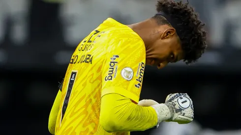 Hugo Souza goleiro do Corinthians comemora vitoria da partida contra o Bahia no estádio Arena Corinthians pelo campeonato Brasileiro A 2024. Foto: Joisel Amaral/AGIF