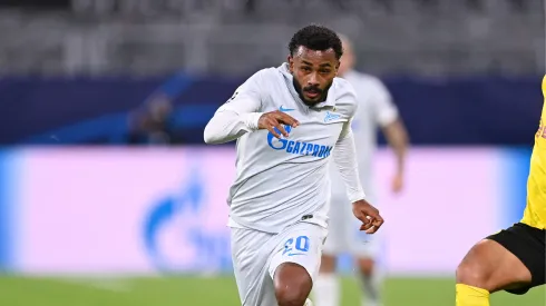 Wendel jogando com o manto do Zenit-RUS. Foto: Lukas Schulze/Getty Images.
