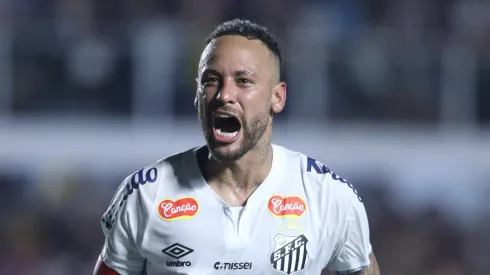 Neymar Jr. jogador do Santos durante partida contra o Agua Santa no estadio Vila Belmiro pelo campeonato Paulista 2025.