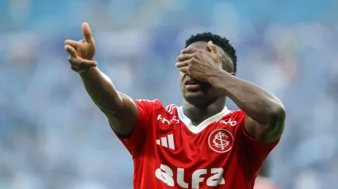 Carbonero comemora gol frente ao Grêmio, na Arena. Foto: Ricardo Duarte/Internacional.