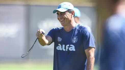 Quinteros pode receber volante que está no Flamengo