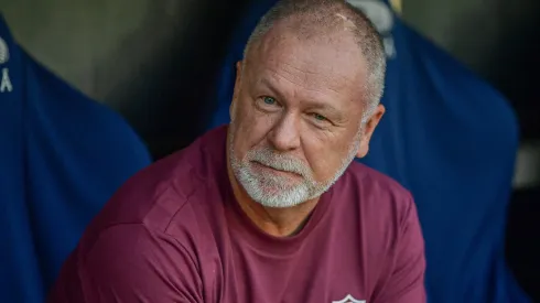 Mano Menezes acompanha jogo da equipe do Fluminense – Foto: Thiago Ribeiro/AGIF