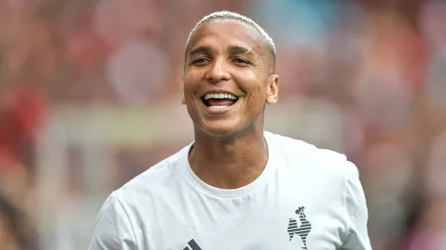 Vasco já sonhou com Deyverson no passado – Foto: Thiago Ribeiro/AGIF.