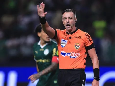 Raphael Claus apitando Palmeiras x Corinthians tem veredito negativo da Fiel