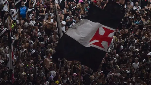 Torcida do vasco iniciou o movimento #RevendaJá nas redes sociais após mais uma eliminação