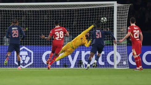 Alisson, ex-Internacional atuando como goleiro do Liverpool – Foto: Julian Finney/Getty Images