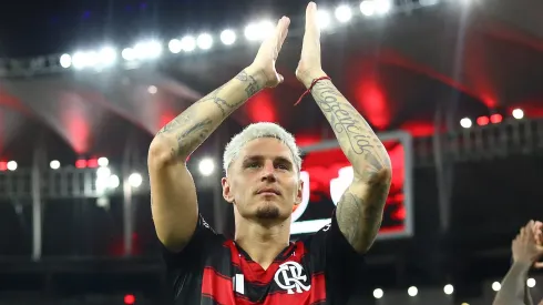 Santos quer a contratação de Varela