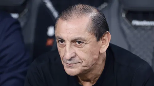 Ramon Diaz técnico do Corinthians durante partida contra o Santos no estádio Arena Corinthians pelo campeonato Paulista 2025.