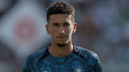 Dodi foi testado junto de Villasanti e Cuéllar em treino do Grêmio nesta 6ª