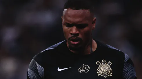 Carlos Miguel durante partida contra o Athletico-PR, pelo Brasileirão 2022, na Neo Química Arena.