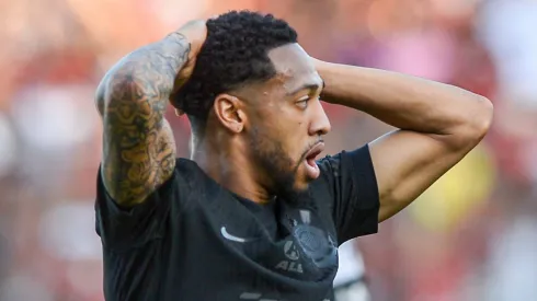 José Martínez saiu no intervalo na vitória do Corinthians.