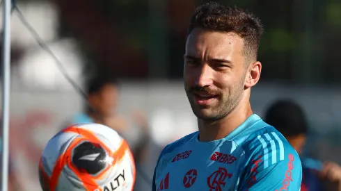 Léo Ortiz recebe sondagens, mas Flamengo descarta venda