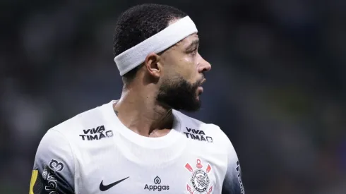 Memphis Depay jogador do Corinthians durante partida contra o Palmeiras no estádio Arena Allianz Parque pelo campeonato Paulista 2025.