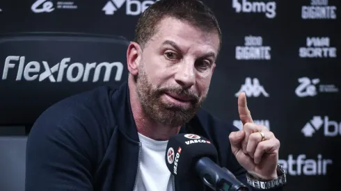 Pedrinho vê Vegetti valorizar seu trabalho no Vasco – Foto: Dikran Sahagian/CRVG