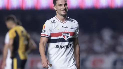 SP – SAO PAULO – 03/03/2025 – PAULISTA 2025, SAO PAULO X NOVORIZONTINO – Cedric Soares jogador do Sao Paulo durante partida contra o Novorizontino no estadio Morumbi pelo campeonato Paulista 2025. Foto: Marcello Zambrana/AGIF