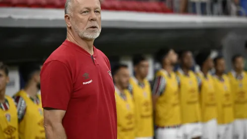 Mano Menezes técnico do Fluminense durante partida contra o Vasco no estádio Mane Garrincha pelo campeonato Carioca 2025. Foto: Mateus Bonomi/AGIF