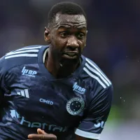 Após ‘gafe’ envolvendo Corinthians, Bolasie não aparece em treino do Cruzeiro e motivo é revelado