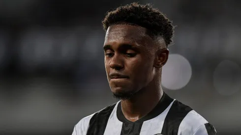 Jeffinho vem passando por tratamento no Botafogo para retornar aos gramados