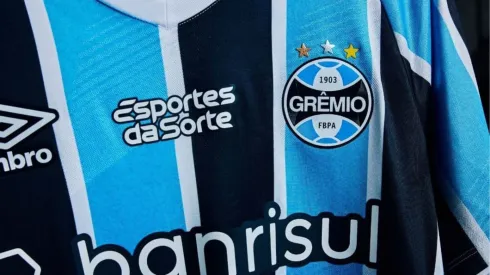 Camisa do Grêmio. Imagem: Divulgação/ Umbro Brasil