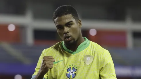 Gustavo durante partida da Seleção Brasileira Sub-20