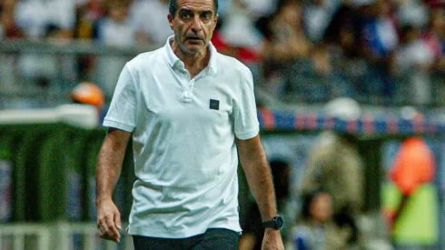 Renato Paiva, técnico do Botafogo Foto: Jhony Pinho