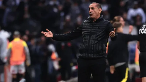Ramón Díaz técnico do Corinthians durante partida contra o Flamengo no estádio Arena Corinthians pelo campeonato Copa Do Brasil 2024. Foto: Ettore Chiereguini/AGIF