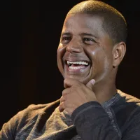 Marcelinho Carioca critica Vitor Roque antes de Corinthians X Palmeiras: “Bola está queimando no pé”