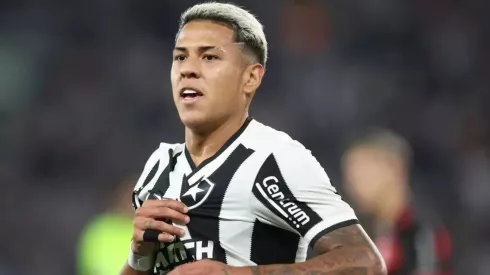 Matheus Martins em ação pelo Botafogo – Foto: Vítor Silva/Botafogo