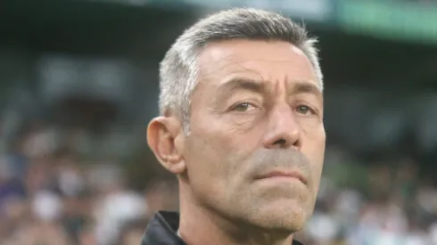 Pedro Caixinha vai ter a volta de Neymar na estreia do Brasileirão.