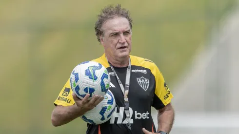 Cuca em treino na Cidade do Galo