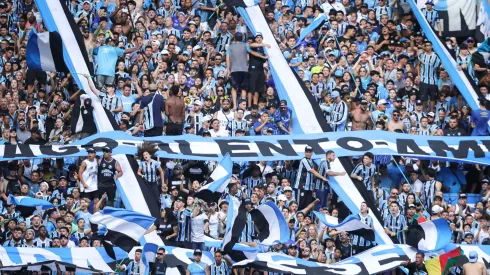 Torcida do Grêmio festejando na Arena – Foto: Maxi Franzoi/AGIF