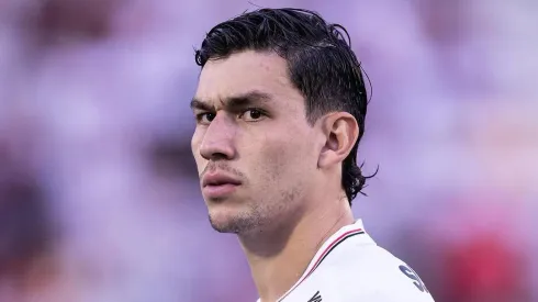 Ferraresi, zagueiro do São Paulo foi destaque nas eliminatória da Seleção da Venezuela e agitou a torcida do São Paulo