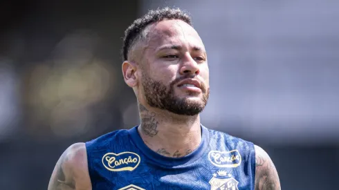 Neymar durante treino no CT Rei Pelé