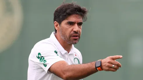 Abel Ferreira em treino na Academia de Futebol