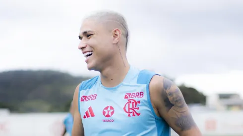 Luiz Araújo durante treino no Ninho do Urubu.