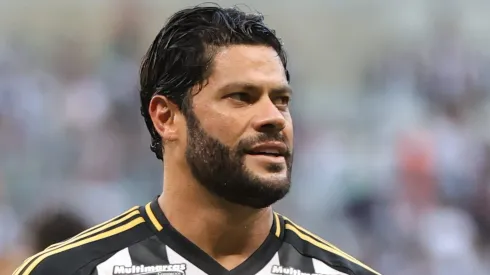 Hulk se posiciona após retornar de lesão ao Atlético-MG