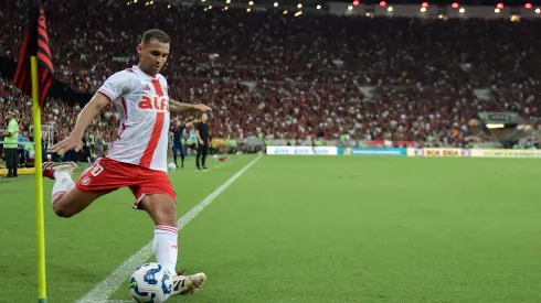 Alan Patrick jogador do Internacional – Foto: Thiago Ribeiro/AGIF