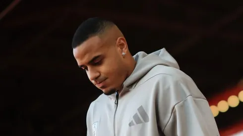 Murillo durante aquecimento da partida de ontem (1).