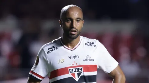Lucas Moura sofreu um trauma no joelho direito