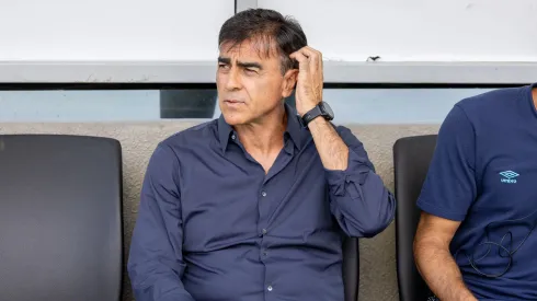 Gustavo Quinteros, técnico do Grêmio – Foto: Liamara Polli/AGIF