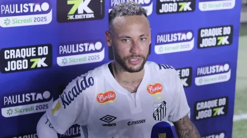 Neymar Jr. jogador do Santos deixa o campo após partida contra o Agua Santa no estádio Vila Belmiro pelo campeonato Paulista 2025. Foto: Reinaldo Campos/AGIF
